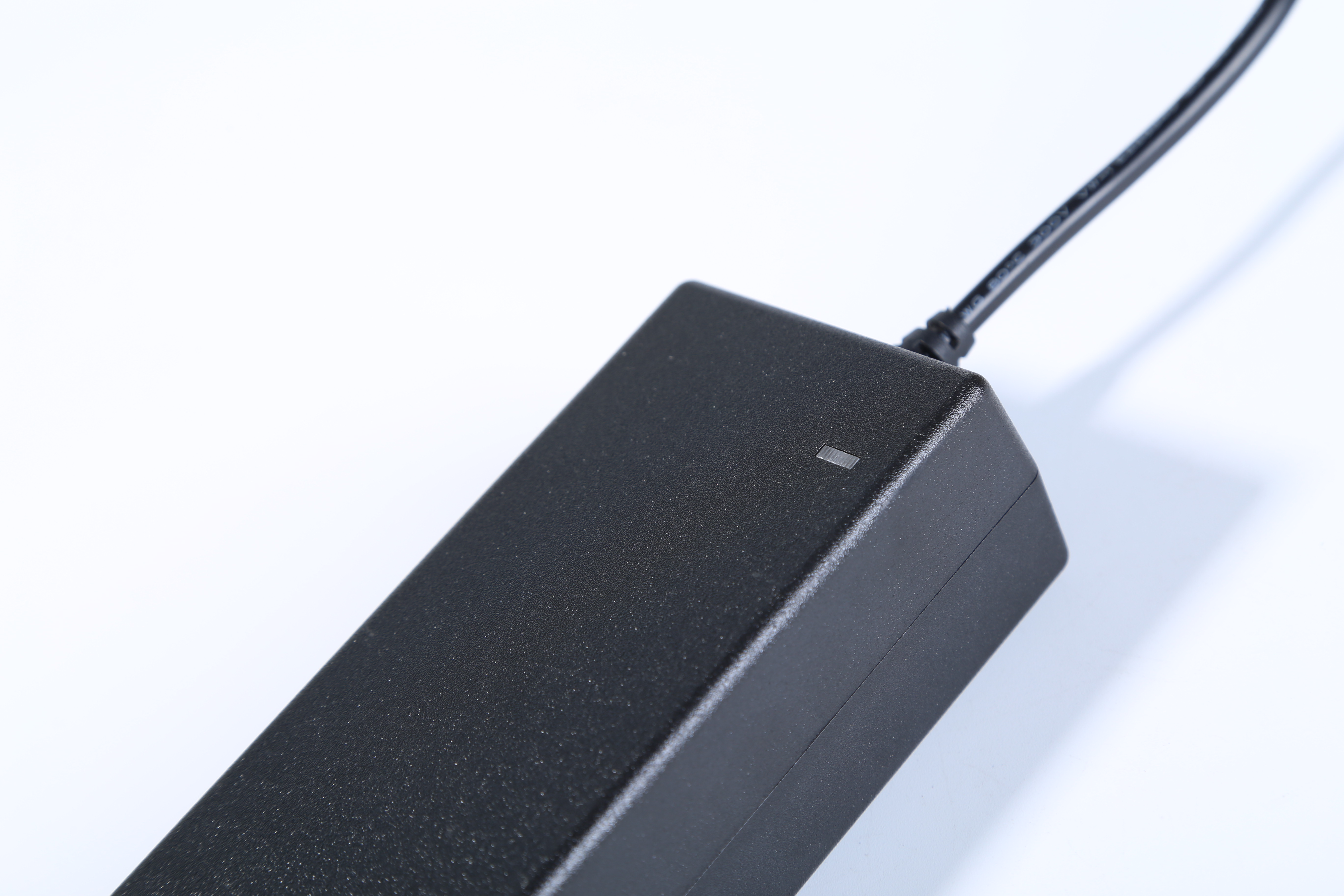 MX72Z-1205000型號12v5a 歐規(guī)電源適配器 ce認(rèn)證