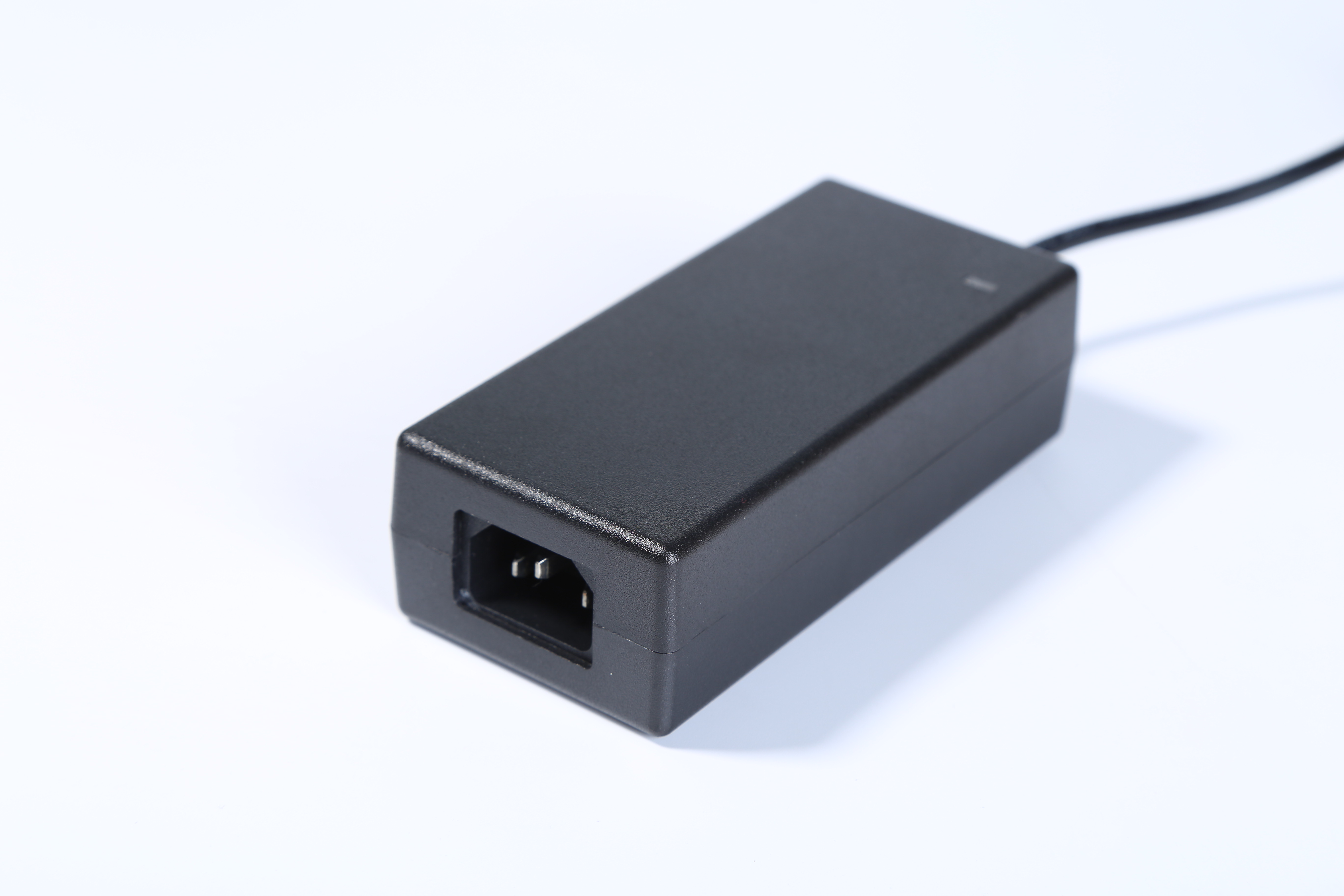 MX72Z-1604000型號16v4a英規(guī)電源適配器 ce認(rèn)證