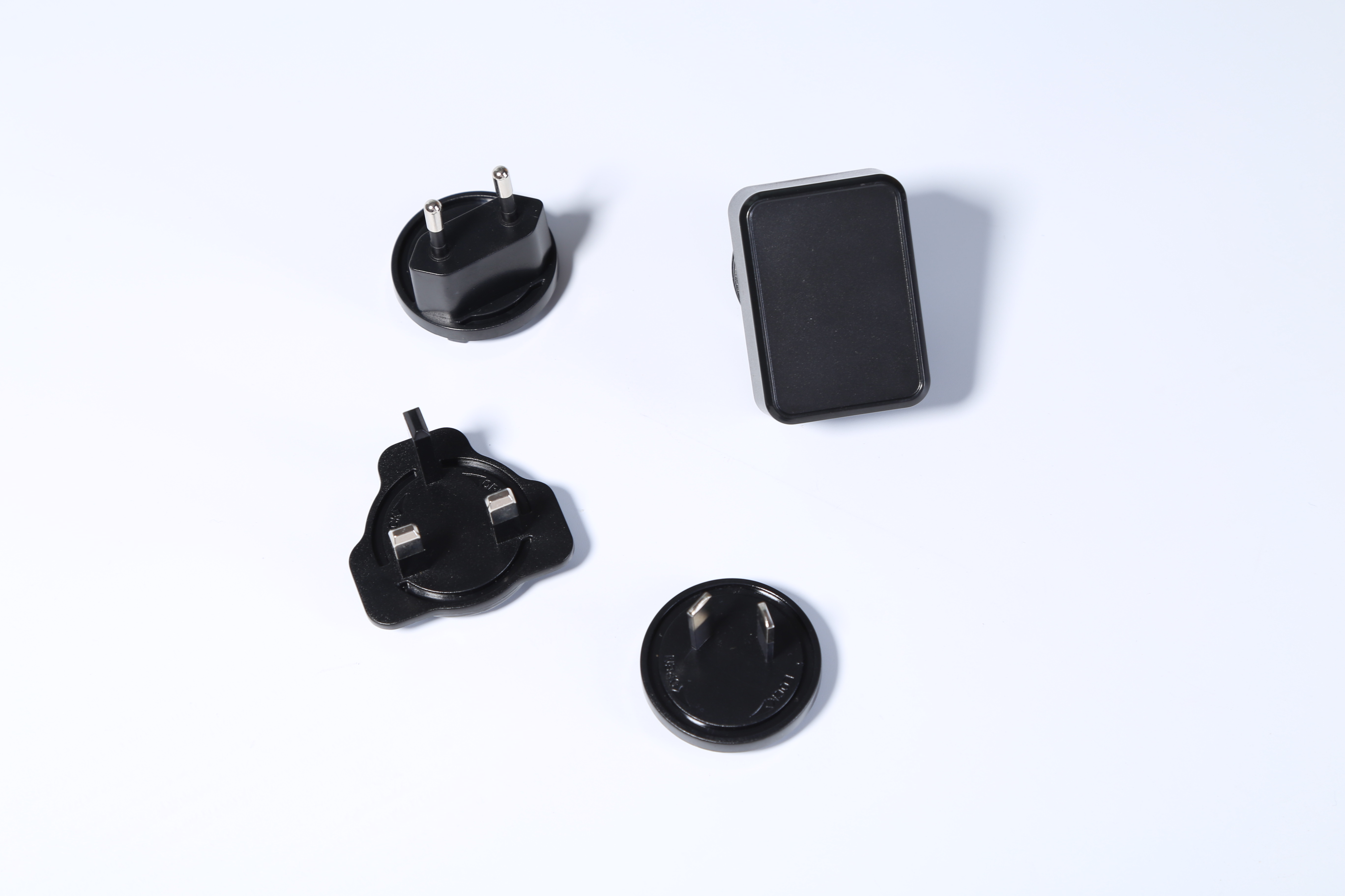 MX15w-0502500型號(hào)5v2.5a轉(zhuǎn)換頭電源適配器 cb認(rèn)證