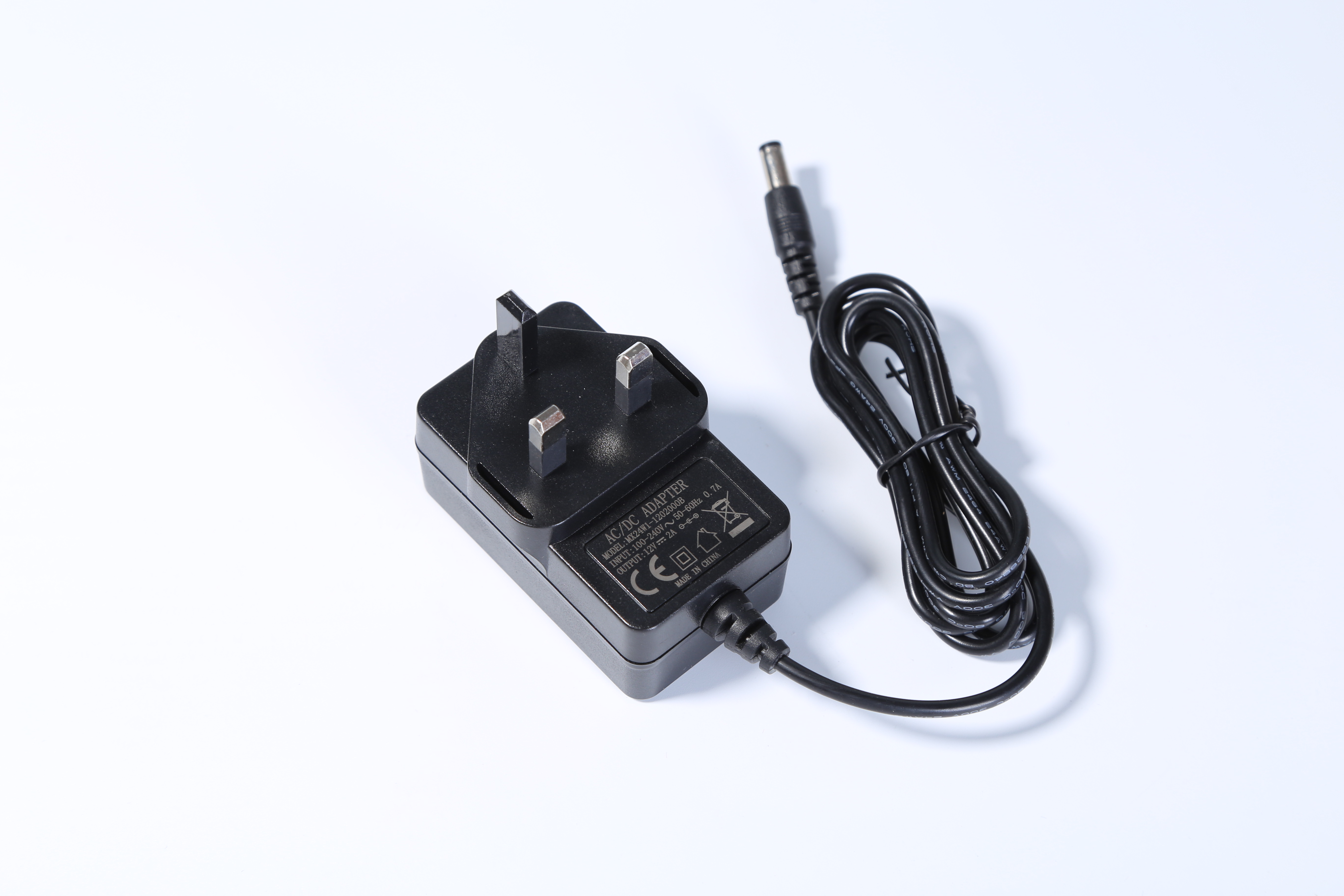 MX24w-2401000型號24v1a英規(guī)電源適配器 ce認(rèn)證